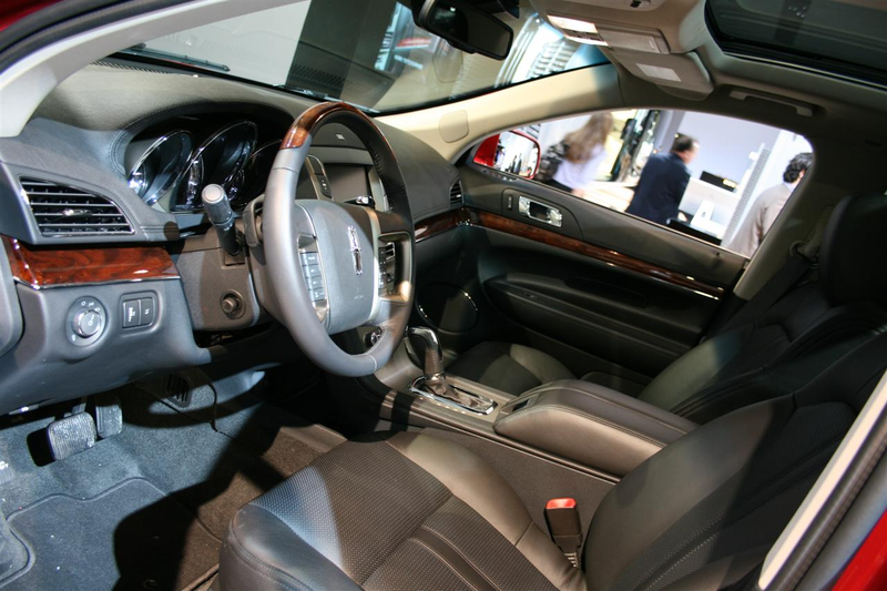 Illustration for article titled 2010 Lincoln MKT: Crossover For The Super-Segmented Masses
